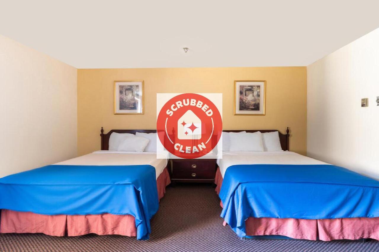 Mclure Hotel Уилинг Экстерьер фото